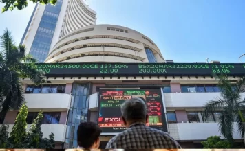सेंसेक्स 500 अंक टूटा, इन शेयरों में बिकवाली,हफ्ते के पहले कारोबारी दिन लाल निशान में खुला स्टॉक मार्केट…