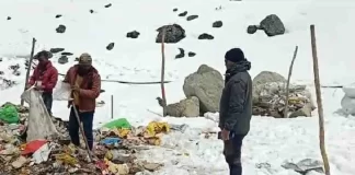 RTI से हुआ खुलासा,केदारनाथ में गड्ढों में डाला जा रहा कई टन अशोधित कचरा…