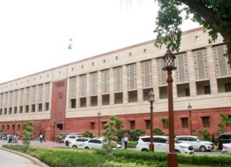 शीतकालीन सत्र के दौरान विपक्ष के हंगामें के बीच क्या आज सुचारू रूप से चल पाएगी संसद की कार्यवाही..