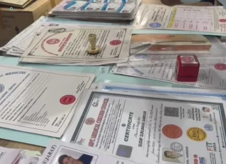 सूरत से पुलिस ने 14 लोगों को किया गिरफ्तार,मेडिकल की फर्जी डिग्री 70,000 रुपये में बेच रहे थे…