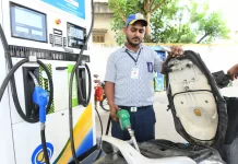 बिहार में हुआ सस्ता तो यूपी में महंगा,आज देश भर में बदल गए पेट्रोल-डीजल के दाम, जानें रेट