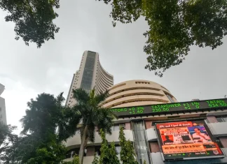 Stock Market Today: शेयर बाजार में तेजी जारी, सेंसेक्स-निफ्टी में बढ़त, Adani Group के शेयर चमके