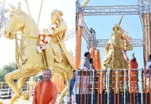 जो लोग राष्ट्र के नायकों का सम्मान नहीं करते, वे मानसिक विकृति के शिकार : CM योगी