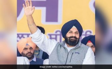 अकाली दल नेता बिक्रम मजीठिया को राहत बरकरार, SC ने खारिज की पंजाब सरकार की याचिका