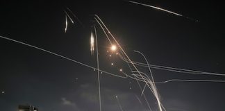 इजराइल-ईरान में तेज हुई लड़ाई, तेहरान ने दागे फतेह मिसाइल