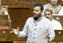 ‘एयर इंडिया विमान हादसे में पायलट की भूमिका पर सवाल बेबुनियाद’, उड्डयन मंत्री ने जांच का अपडेट दिया