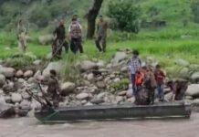 जम्मू से लेकर पंजाब तक मोर्चे पर सेना के जवान, प्लेन और हेलीकॉप्टरों से पहुंचाई राहत