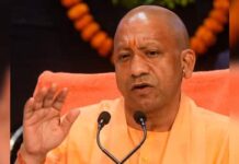 CM योगी ने लगाई अफसरों की क्लास, इन पैमानों पर खरा न उतरे तो होगी छुट्टी