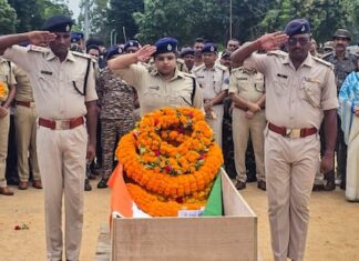 झारखंड में माओवादियों के साथ मुठभेड़ में दो सुरक्षाकर्मियों की मौत, एक घायल