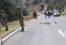 जम्मू-कश्मीर के किश्तवाड़ में आतंकियों से मुठभेड़, दोनों ओर से हो रही गोलीबारी