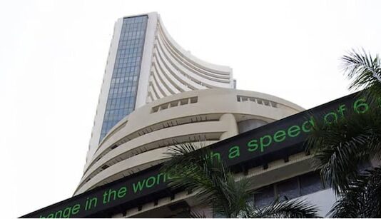 जीएसटी गिफ्ट के बाद बाजार खुश, बढ़त के साथ बंद हुआ मार्केट, इन 5 शेयरों ने कर दिया मालामाल