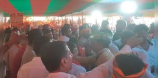 औरंगाबाद: एनडीए कार्यकर्ता सम्मेलन में भाजपा कार्यकर्ताओं में क्यों हुई धक्का-मुक्की