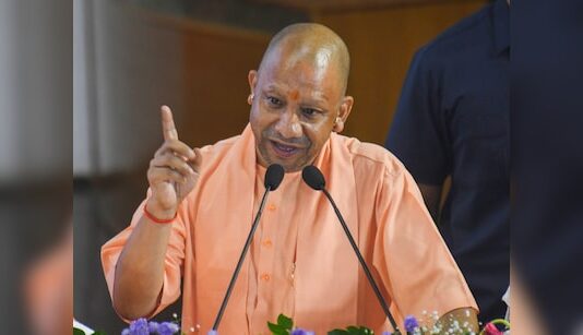 850 सालों में 60 से घटकर 30 करोड़ रह गई हिन्दू आबादी, CM योगी ने आंकड़ों से बताया- विदेशी हमलों के वक्त कैसे बदला भारत