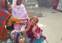 नमाज़ पढ़ने की जगह को लेकर हुआ विवाद, युवक को खंभे से बांधकर जलाने की कोशिश की