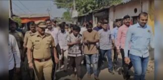 ठाणे में दहशत फैलाने वाले आरोपियों की पुलिस ने निकाली परेड! सोशल मीडिया पर वीडियो हुआ वायरल