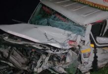 संभल में जोरदार भिड़ंत से चकनाचूर हो गई कार और पिकअप, 6 लोगों की दर्दनाक मौत