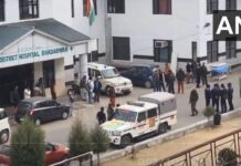 जम्मू-कश्मीर के डोडा में आर्मी की गाड़ी खाई में गिरी, 10 जवान शहीद, कई घायल