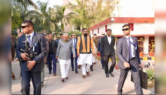 बिहार में मंत्रियों और विधायकों को अब मिलेंगे 2-2 सरकारी आवास, RJD ने खड़े किए सवाल