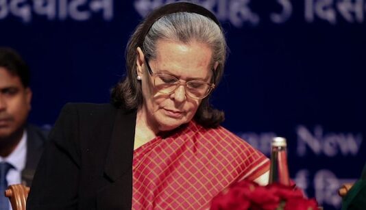 नागरिकता से पहले कैसे आ गया वोटर लिस्ट में नाम? कोर्ट ने सोनिया गांधी से मांगा जवाब