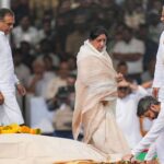 अजित के बाद अब किसके हाथ जाएगी NCP की कमान, पवार फैमिली से 3 तो परिवार से बाहर भी हैं 3 दावेदार