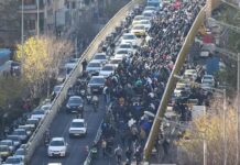 ईरान में बगावत की आग… चौथे बड़े शहर कराज का सिटी हॉल खाक, अब तक 62 मौतें, खामेनेई के तख्तापलट की आहट?