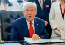 डोनाल्ड ट्रंप ने जारी की तस्वीर, खुद को बताया वेनेजुएला का कार्यवाहक राष्ट्रपति