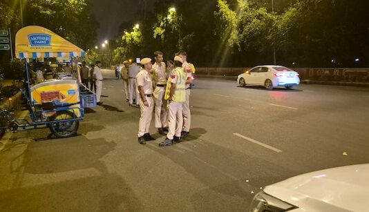 दिल्ली पुलिस ने लॉरेंस बिश्नोई गैंग के 2 शॉर्प शूटर्स का किया एनकाउंटर, बुलेटप्रूफ जैकेट से बची सिपाही की जान