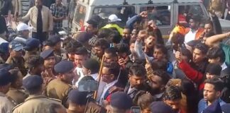 कोटद्वार में दुकान के नाम पर नहीं थम रहा बवाल, देहरादून से आए बजरंग दल कार्यकर्ताओं ने किया प्रदर्शन