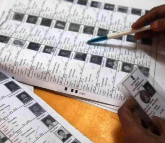 चुनाव आयोग नाराज, यूपी के इस जिले में 8.48 लाख डुप्लीकेट वोटर का फिर होगा सत्यापन