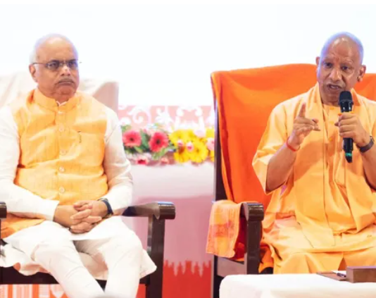 लखनऊ में ‘त्रिवेणी’ डायलॉग का समापन: डिजिटल क्रांति, सांस्कृतिक पुनर्जागरण और यूपी के सुशासन पर हुआ महामंथन