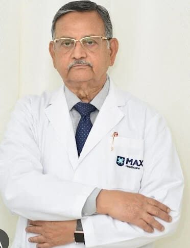 न्यूरो सर्जरी के क्षेत्र में एक प्रसिद्ध नाम डॉ मजहर हुसैन स्टमक किंडनेस लुकोरियस की बीमारी के कारण मेदांता लखनऊ में उपचार