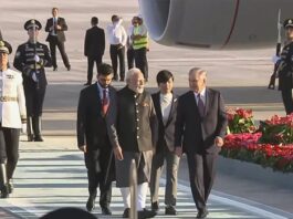 ताशकंद पहुंचे PM मोदी: उज्बेक राष्ट्रपति ने गर्मजोशी से किया स्वागत