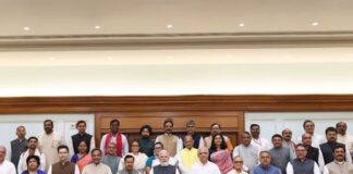 सुप्रिया सुले संग NCP-SP के सांसदों की PM मोदी से मुलाकात, खूब हो रही चर्चा-Pics