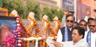 बेटा चाहेगा तो राजनीति में बढ़ाएंगी मायावती, उमाशंकर सिंह को बसपा सुप्रीमो ने दी श्रद्धांजलि