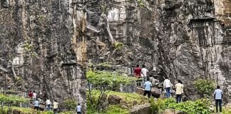 बेटे को सुसाइड से रोकने गए पिता पहाड़ से फिसले, मां भी कूदी, तीनों की मौत