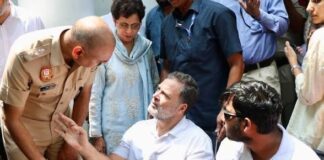 INDIA Bloc March Live: 2 घंटे की पुलिस हिरासत के बाद राहुल-प्रियंका गांधी रिहा, किंग्सवे कैंप से निकले